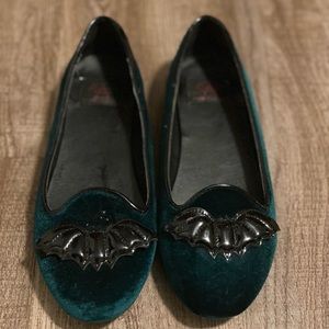 Velvet green Strange Cult Flats